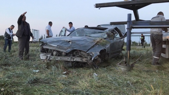 Kontrolden Ã§Ä±kan otomobil takla attÄ±: 1 Ã¶lÃ¼, 1 aÄÄ±r yaralÄ±