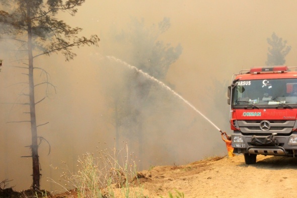 Hatayâdaki orman yangÄ±nÄ±nÄ± sÃ¶ndÃ¼rme Ã§alÄ±ÅmalarÄ± devam ediyor