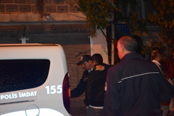 TartÄ±ÅtÄ±ÄÄ± eÅini bÄ±Ã§akla yaralayÄ±p kendini eve kilitledi