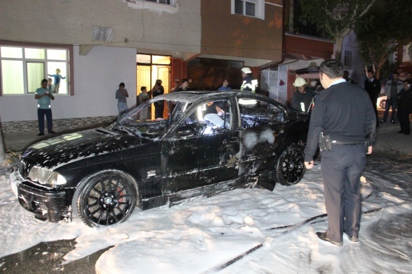 KardeÅine kÄ±zÄ±p annesinin otomobilini yaktÄ±