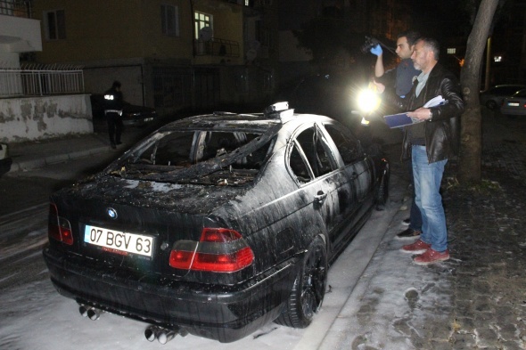 KardeÅine kÄ±zÄ±p annesinin otomobilini yaktÄ±
