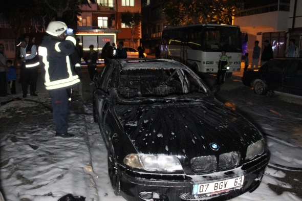 KardeÅine kÄ±zÄ±p annesinin otomobilini yaktÄ±