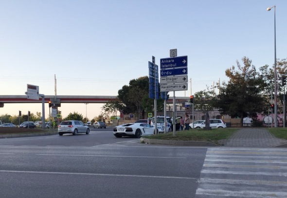 4 milyonluk lüks otomobile egzoz yüzünden ceza kesildi