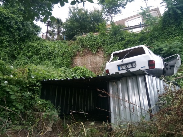 ÃskÃ¼darâda feci olay! Sesi duyup Ã§Ä±ktÄ±lar, gÃ¶rdÃ¼kleri manzara...