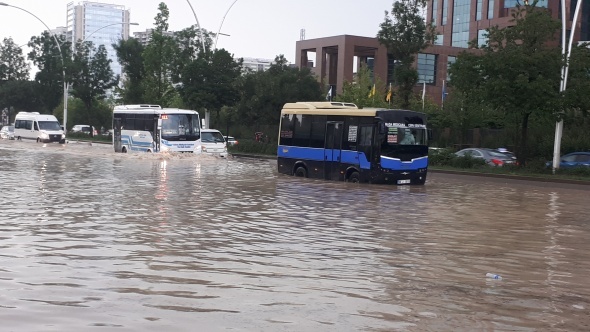 BaÅkentten inanÄ±lmaz gÃ¶rÃ¼ntÃ¼ler! HayatÄ± felÃ§ etti