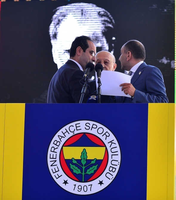 FenerbahÃ§e'de ayrÄ±lÄ±k! Resmen aÃ§Ä±klandÄ±...
