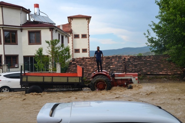 Bir Åehir sele teslim oldu! Ä°nanÄ±lmaz gÃ¶rÃ¼ntÃ¼ler...