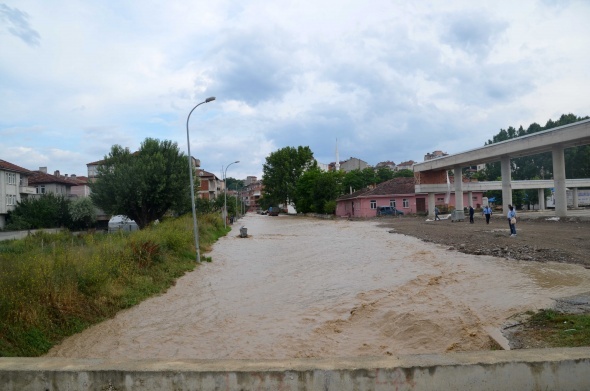 Bir Åehir sele teslim oldu! Ä°nanÄ±lmaz gÃ¶rÃ¼ntÃ¼ler...