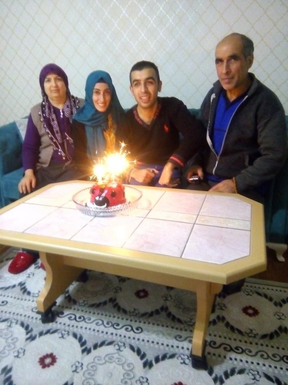 Yanan araÃ§tan Ã§Ä±kamadÄ±lar: 5 Ã¶lÃ¼