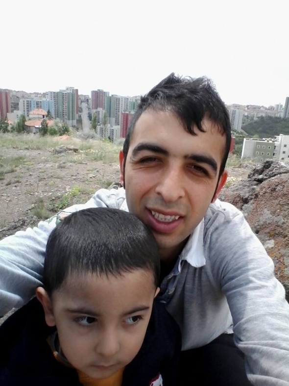 Yanan araÃ§tan Ã§Ä±kamadÄ±lar: 5 Ã¶lÃ¼