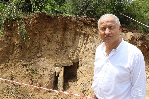 Belediye ekipleri yol Ã§alÄ±ÅmasÄ± yapÄ±yordu... GÃ¶rdÃ¼klerine inanamadÄ±lar!