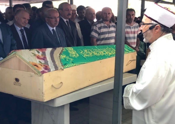 Tren kazasÄ±nÄ±n en kÃ¼Ã§Ã¼k kurbanÄ± topraÄa verildi