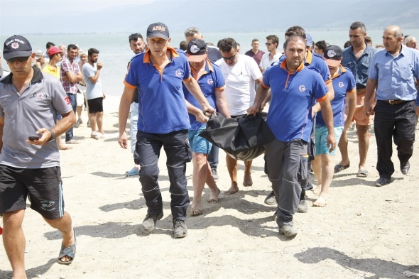 Ä°znik GÃ¶lÃ¼nde facia! YÃ¼rek yakan detay...