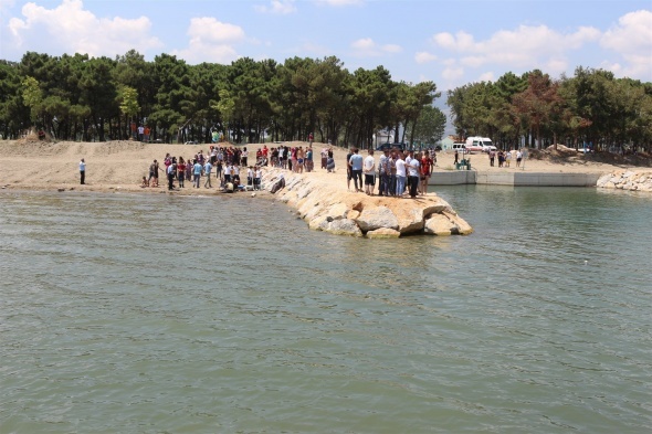 Ä°znik GÃ¶lÃ¼nde facia! YÃ¼rek yakan detay...