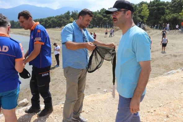 Ä°znik GÃ¶lÃ¼nde facia! YÃ¼rek yakan detay...