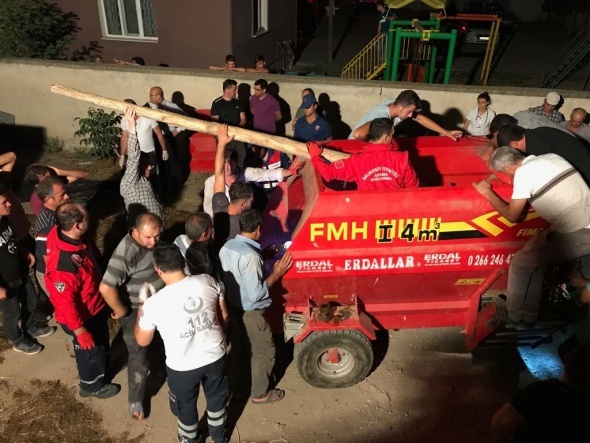 ÃiftÃ§inin feci Ã¶lÃ¼mÃ¼! YardÄ±ma koÅtular ama...