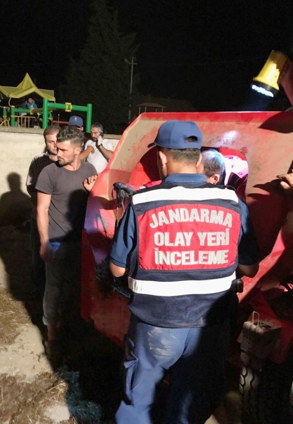 ÃiftÃ§inin feci Ã¶lÃ¼mÃ¼! YardÄ±ma koÅtular ama...