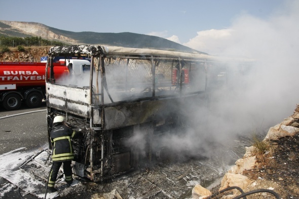 Korkutan gÃ¶rÃ¼ntÃ¼! Alev alev yandÄ±