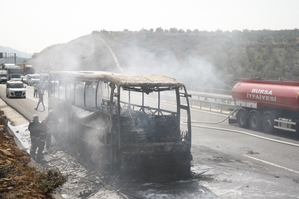 Korkutan gÃ¶rÃ¼ntÃ¼! Alev alev yandÄ±