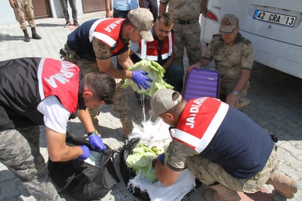 Jandarma bile Åoke oldu! Ãyle bir yere saklamÄ±Ålar ki...