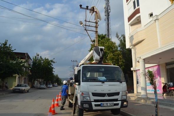 FacianÄ±n eÅiÄinden dÃ¶nÃ¼ldÃ¼! Tellerin Ã¼zerinde gÃ¶rÃ¼nce yetkililere haber verdiler