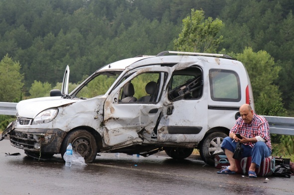 Katliam gibi kaza! ÃlÃ¼ ve Ã§ok sayÄ±da yaralÄ± var