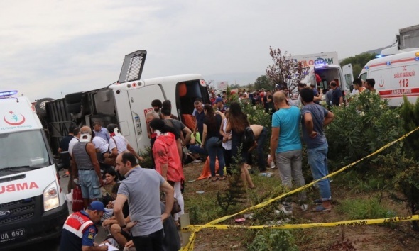 Yolcu otobÃ¼sÃ¼ devrildi! ÃlÃ¼ ve Ã§ok sayÄ±da yaralÄ± var
