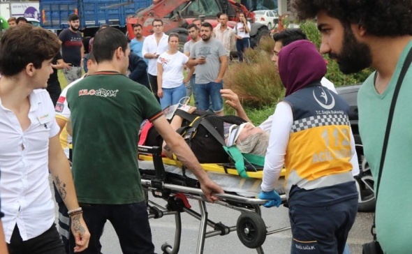 Yolcu otobÃ¼sÃ¼ devrildi! ÃlÃ¼ ve Ã§ok sayÄ±da yaralÄ± var