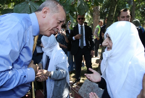 CumhurbaÅkanÄ± ErdoÄanâa ÃamlÄ±ca korusunda sevgi seli
