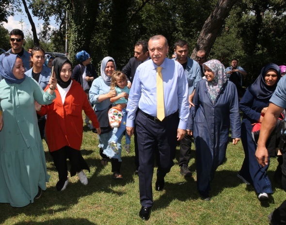CumhurbaÅkanÄ± ErdoÄanâa ÃamlÄ±ca korusunda sevgi seli