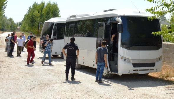 Mahalle sakinleri gÃ¶rdÃ¼kleri manzara karÅÄ±sÄ±nda dondu kaldÄ±!