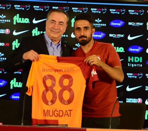 Galatasaray'da imzalar atÄ±ldÄ±!