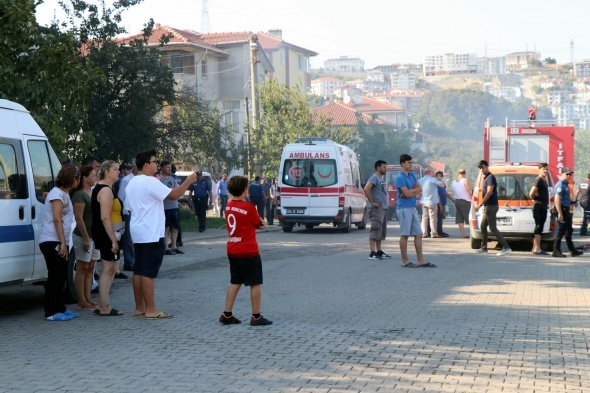 BÃ¼yÃ¼k panik! VatandaÅ sokaÄa dÃ¶kÃ¼ldÃ¼