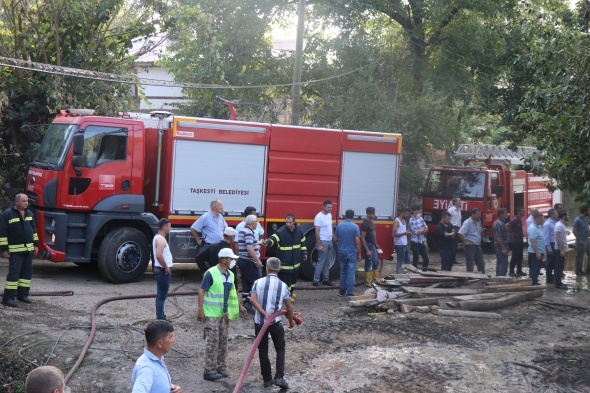 Korku dolu gÃ¶zlerle izlediler! KÃ¼le dÃ¶ndÃ¼