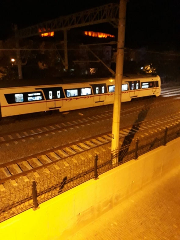 Tren raydan Ã§Ä±ktÄ±, faciadan dÃ¶nÃ¼ldÃ¼!