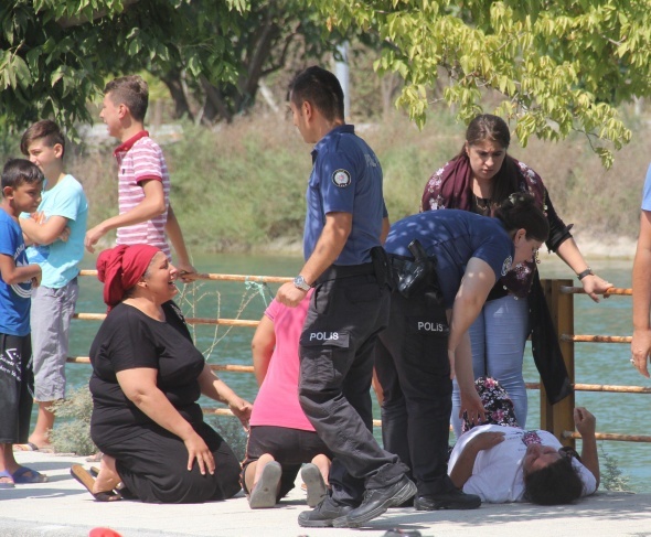 Annesinin feryatlarÄ± yÃ¼rek daÄladÄ±! Elini yÃ¼zÃ¼nÃ¼ yÄ±kamak isterken...