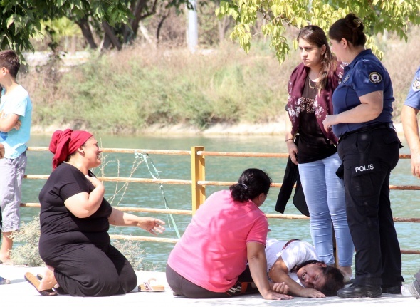 Annesinin feryatlarÄ± yÃ¼rek daÄladÄ±! Elini yÃ¼zÃ¼nÃ¼ yÄ±kamak isterken...