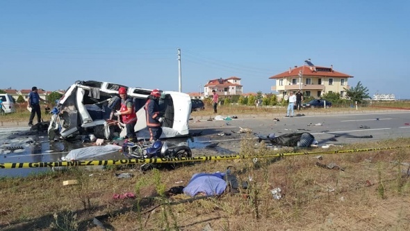 Sakarya'da feci kaza!