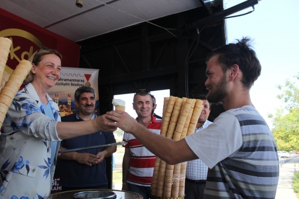 KuyruÄun sonu gÃ¶zÃ¼kmÃ¼yor! AkÄ±n ettiler