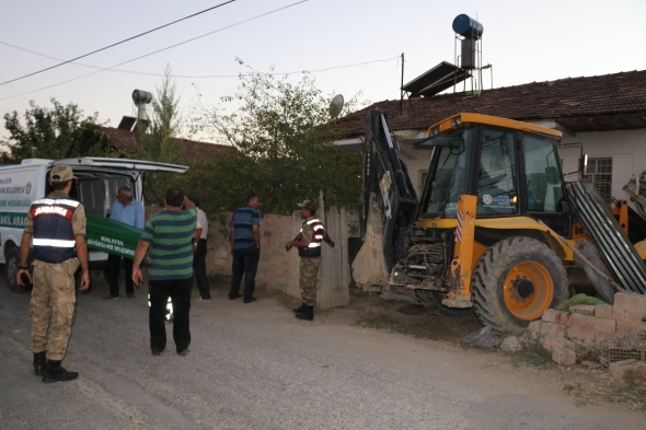 KepÃ§e eve girdi! ÃlÃ¼ ve yaralÄ±lar var