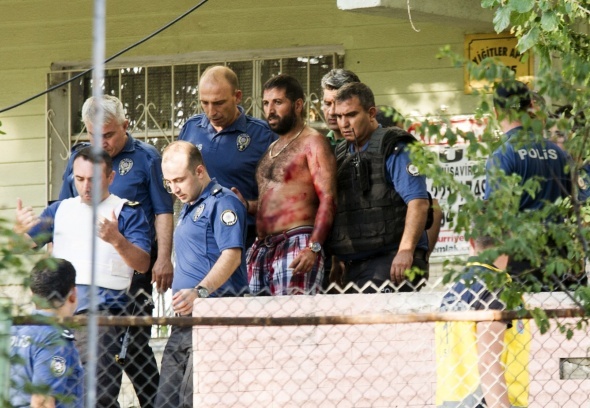 Korku dolu dakikalar! Ãnce evini ateÅe verdi ardÄ±ndan...