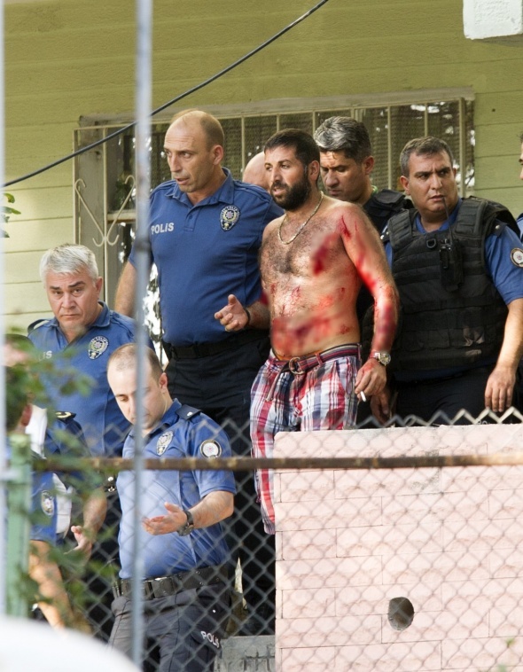 Korku dolu dakikalar! Ãnce evini ateÅe verdi ardÄ±ndan...