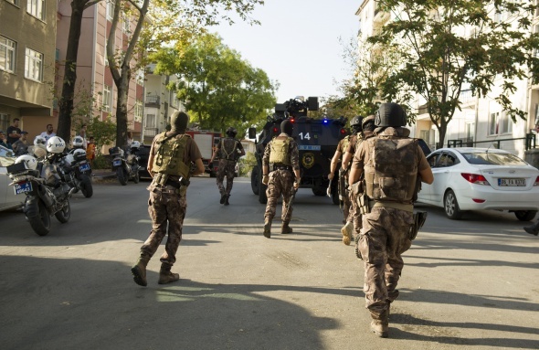 Korku dolu dakikalar! Ãnce evini ateÅe verdi ardÄ±ndan...