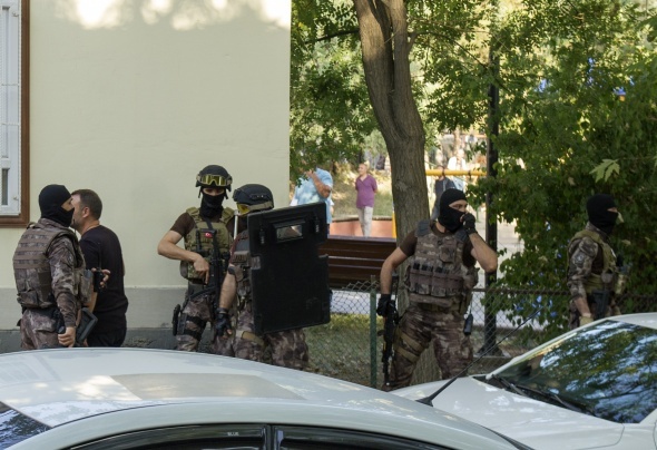 Korku dolu dakikalar! Ãnce evini ateÅe verdi ardÄ±ndan...