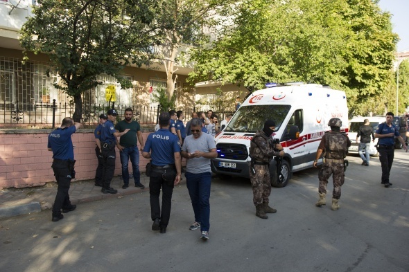 Korku dolu dakikalar! Ãnce evini ateÅe verdi ardÄ±ndan...