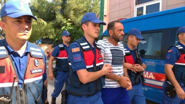 Katil zanlÄ±larÄ± jandarmanÄ±n dikkatiyle dakikalar iÃ§inde yakalandÄ±