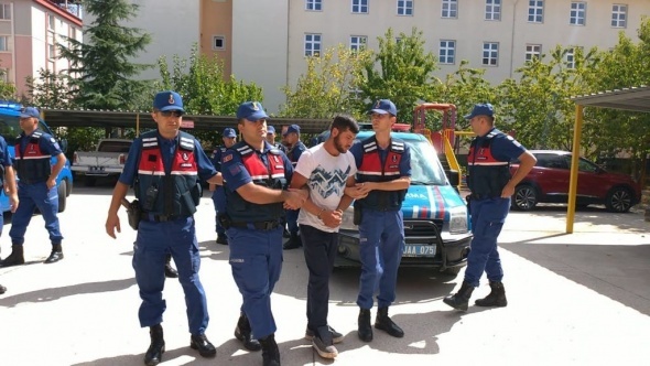 Katil zanlÄ±larÄ± jandarmanÄ±n dikkatiyle dakikalar iÃ§inde yakalandÄ±