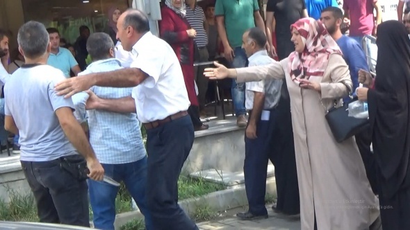 Sözlü tartıÅma uzadı! Bıçaklar konuÅtu