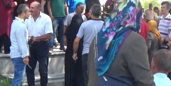 Sözlü tartıÅma uzadı! Bıçaklar konuÅtu