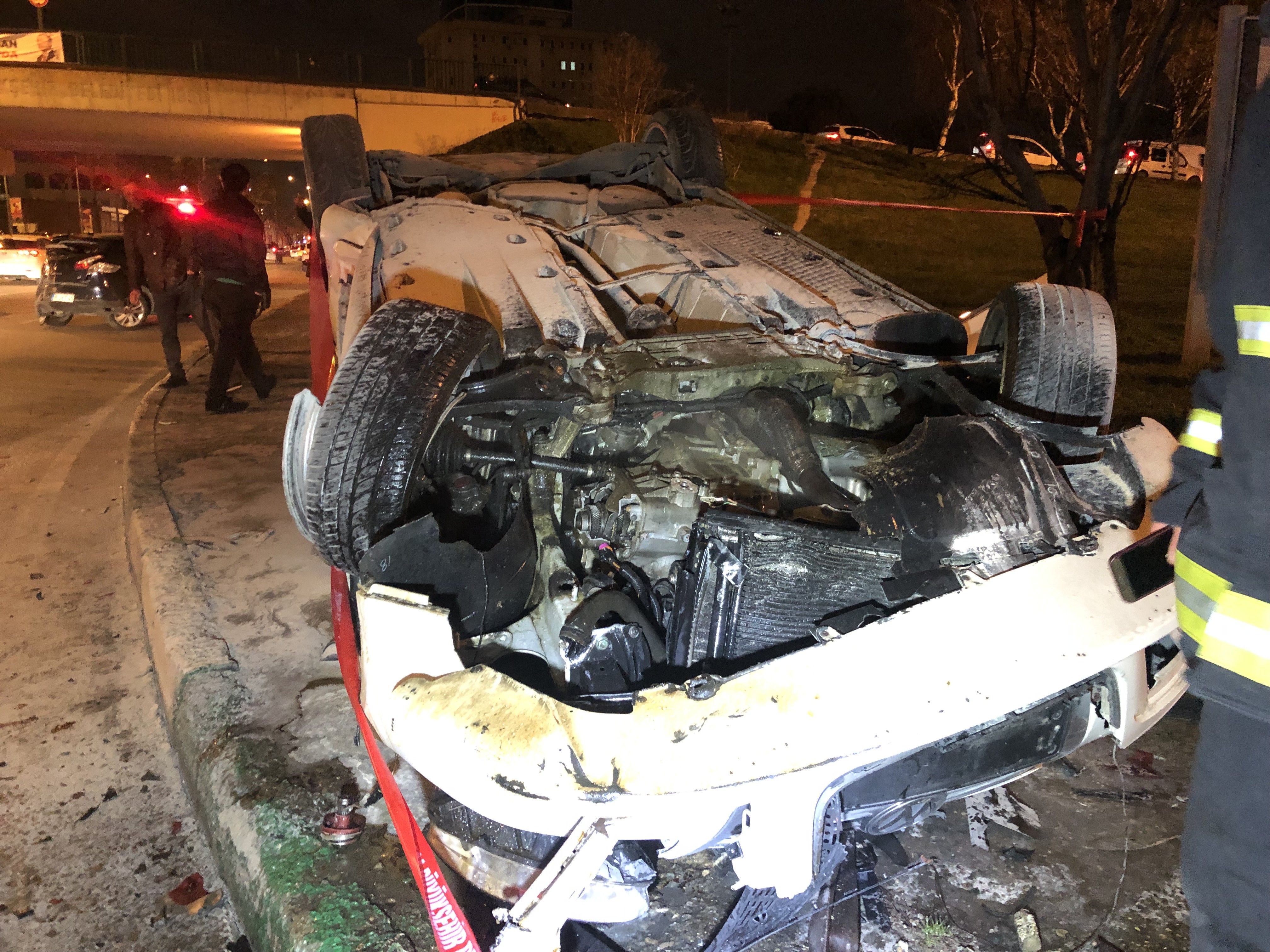 Takla atan araç diğer araca çarparak durabildi: 4 yaralı